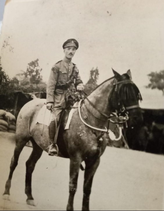 שמשון בלוך כחייל בגדודים העבריים, ירושלים 1918. מתוך ארכיון משפחת בלוך