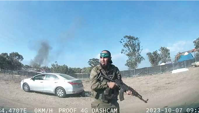 מחבל סמוך לקיבוץ רעים. המהות של כוח גרילה היא להתחמק מקרבות הכרעה ולהטריד באופן בלתי פוסק את האויב עד התשתו. מקור: סרטון של חמאס