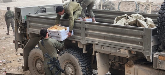מניעת תחלואה ממזון בעזה. התזונה צריכה לספק את כלל הצרכים התזונתיים של החייל, להיות מותאמת לעצימות הפעילות המבצעית ובטוחה מבחינה תברואתית. צילום: רס"ן (מיל') ד"ר לביא חיים